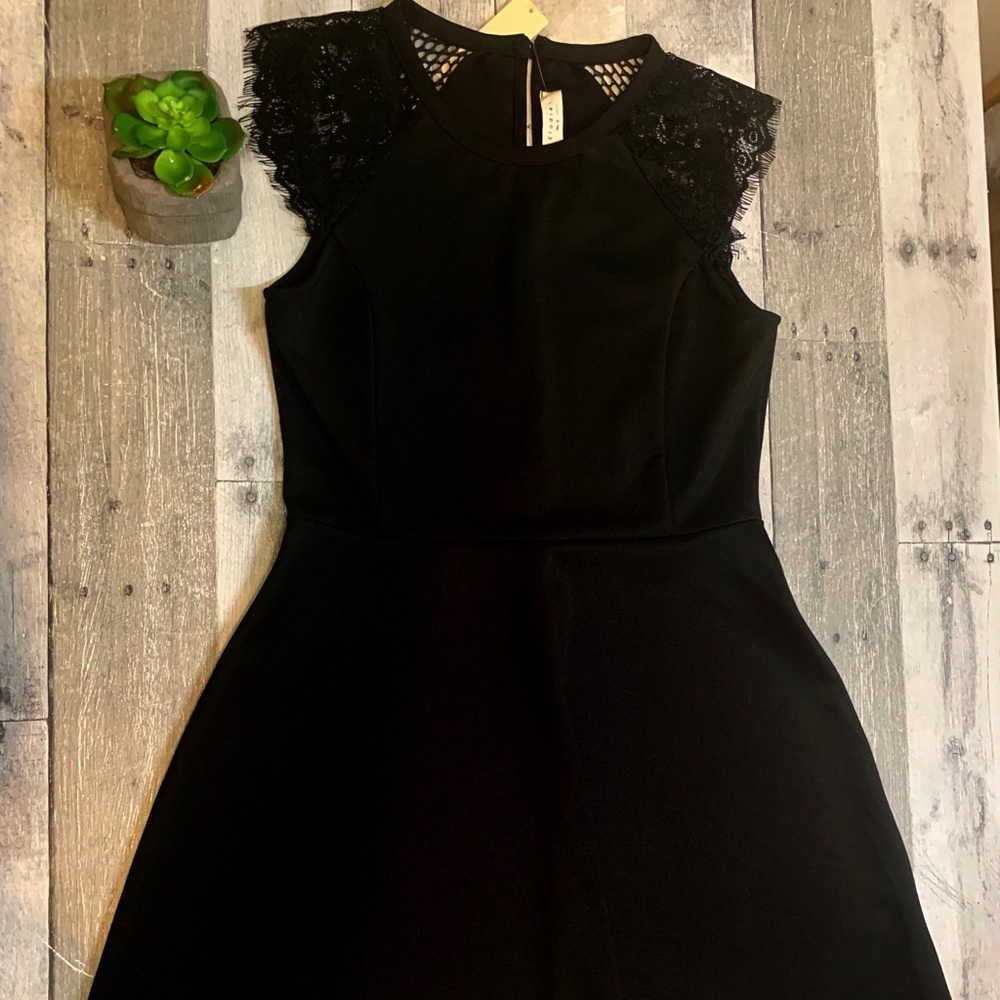 ELODIE BLACK DRESS SIZE S